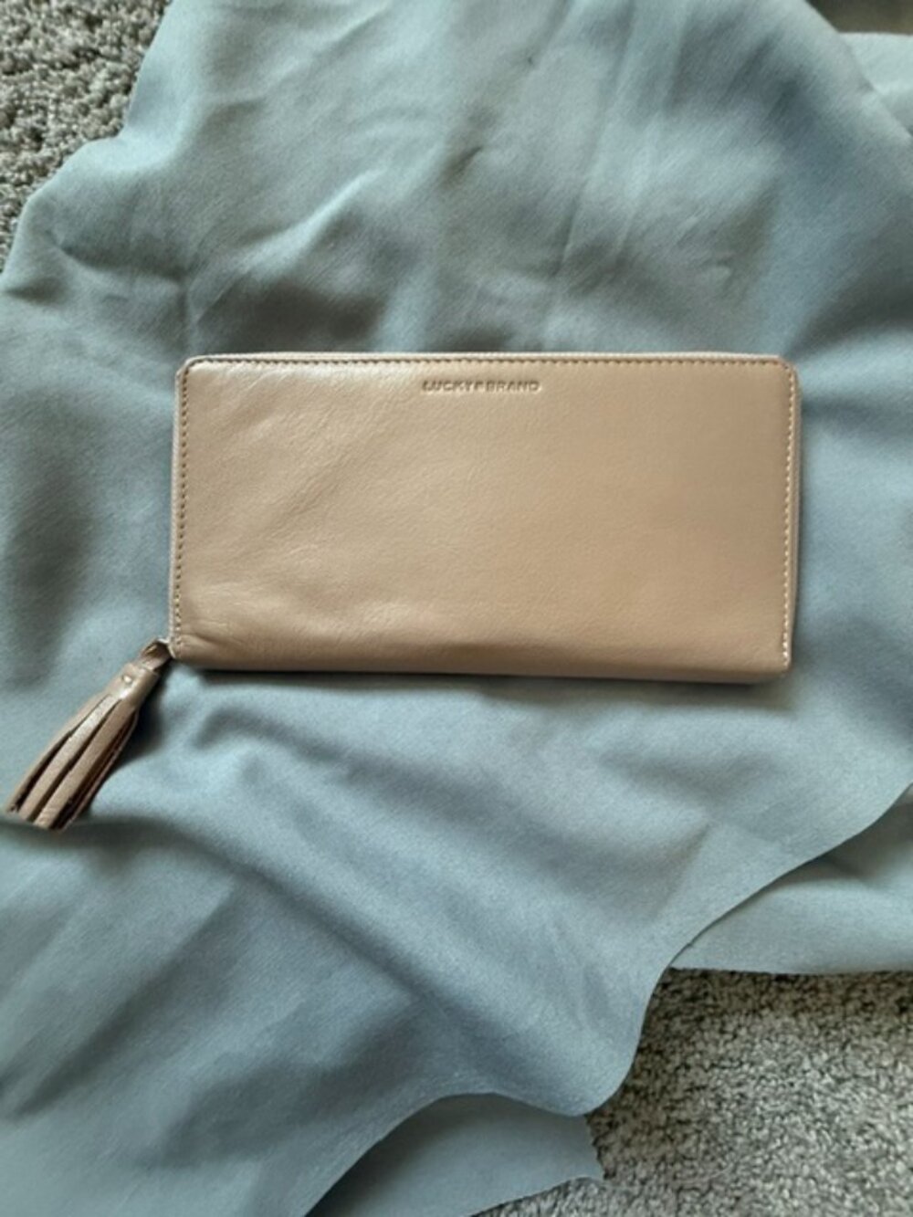 Lucky Brand Genuine Leather Zip Around Wallet Taupe Beige Tassel Continental